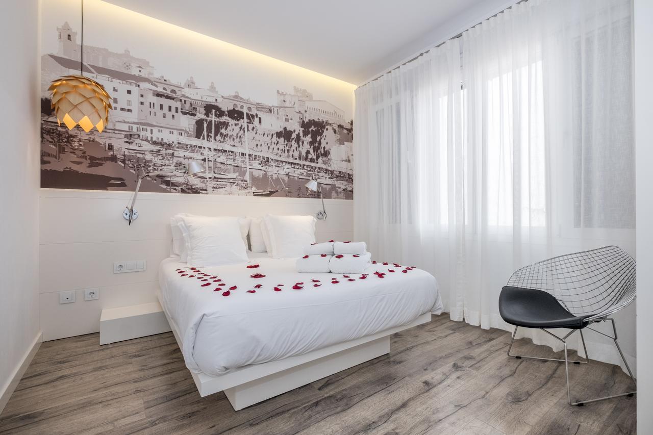 Hotel Abril 37 Ситадела Екстериор снимка