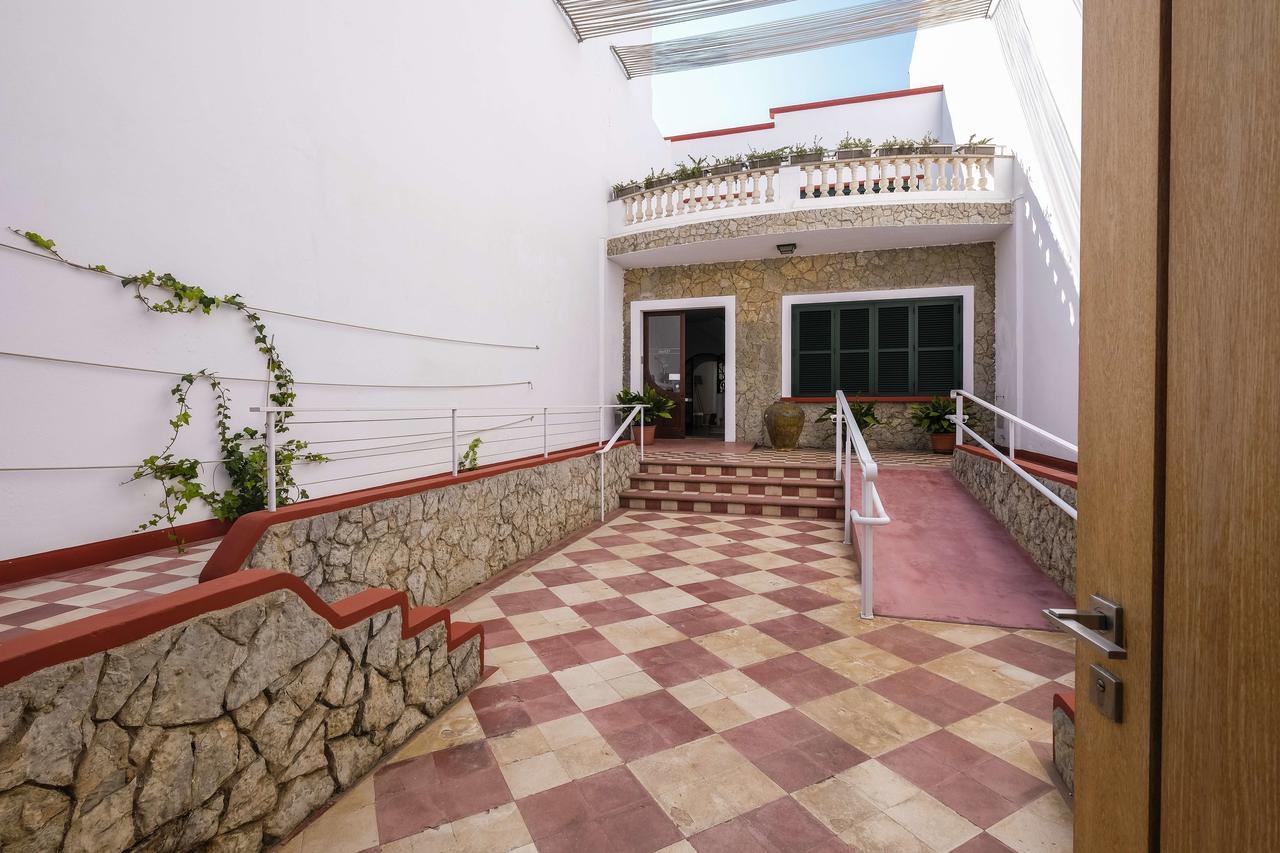 Hotel Abril 37 Ситадела Екстериор снимка